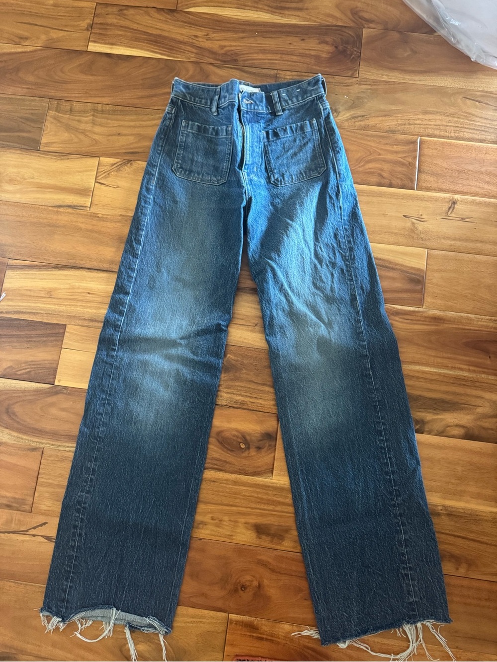 Madewell Straight-Leg Denim Jeans with cute pockets